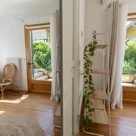 L'herbe Haute Oda ve Kahvaltı Honfleur