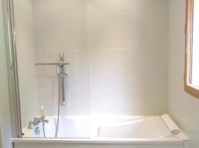 Couette-café L'herbe Haute 4*